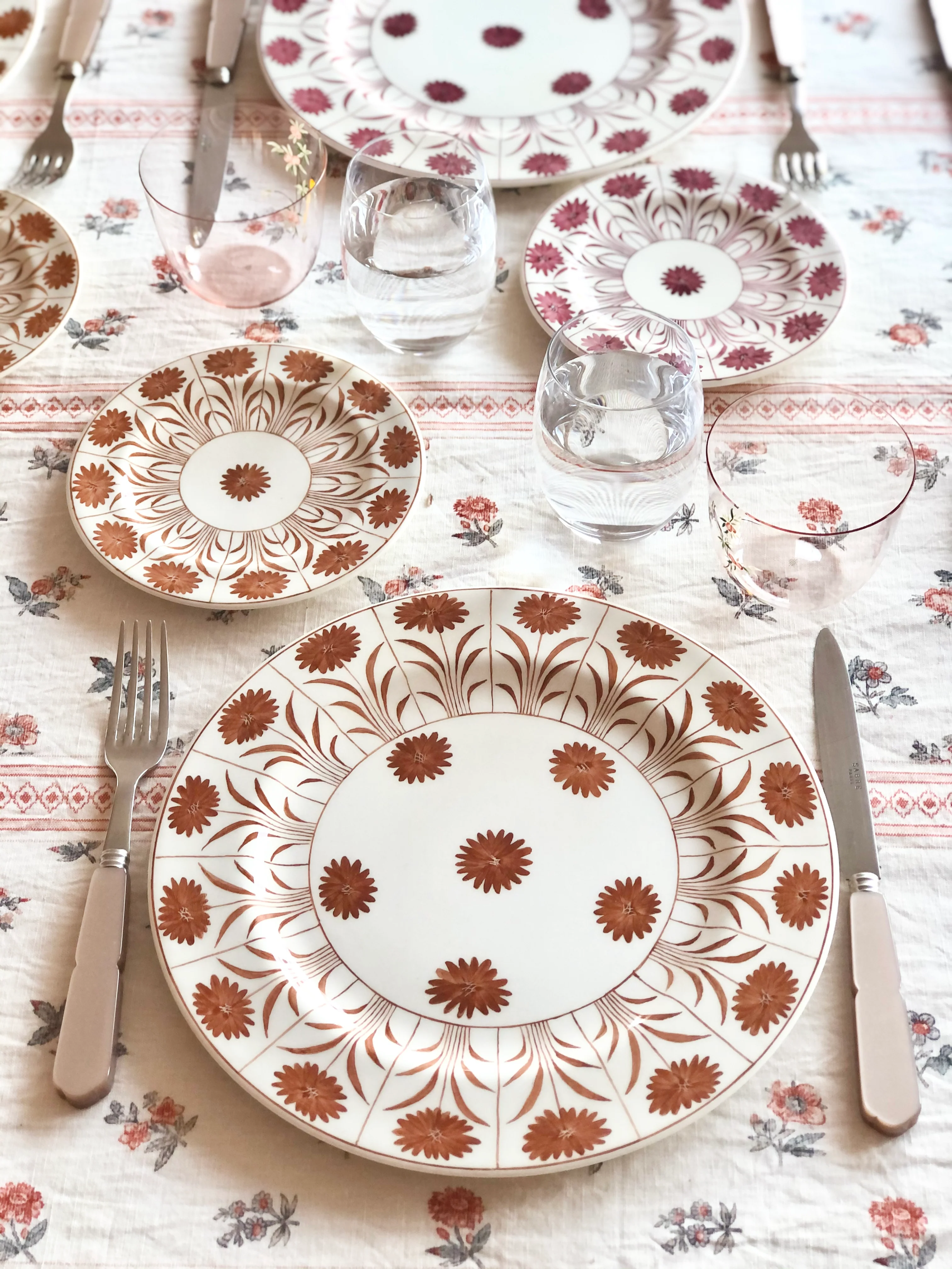 Amber Daisy Dinner Plate - Image 4