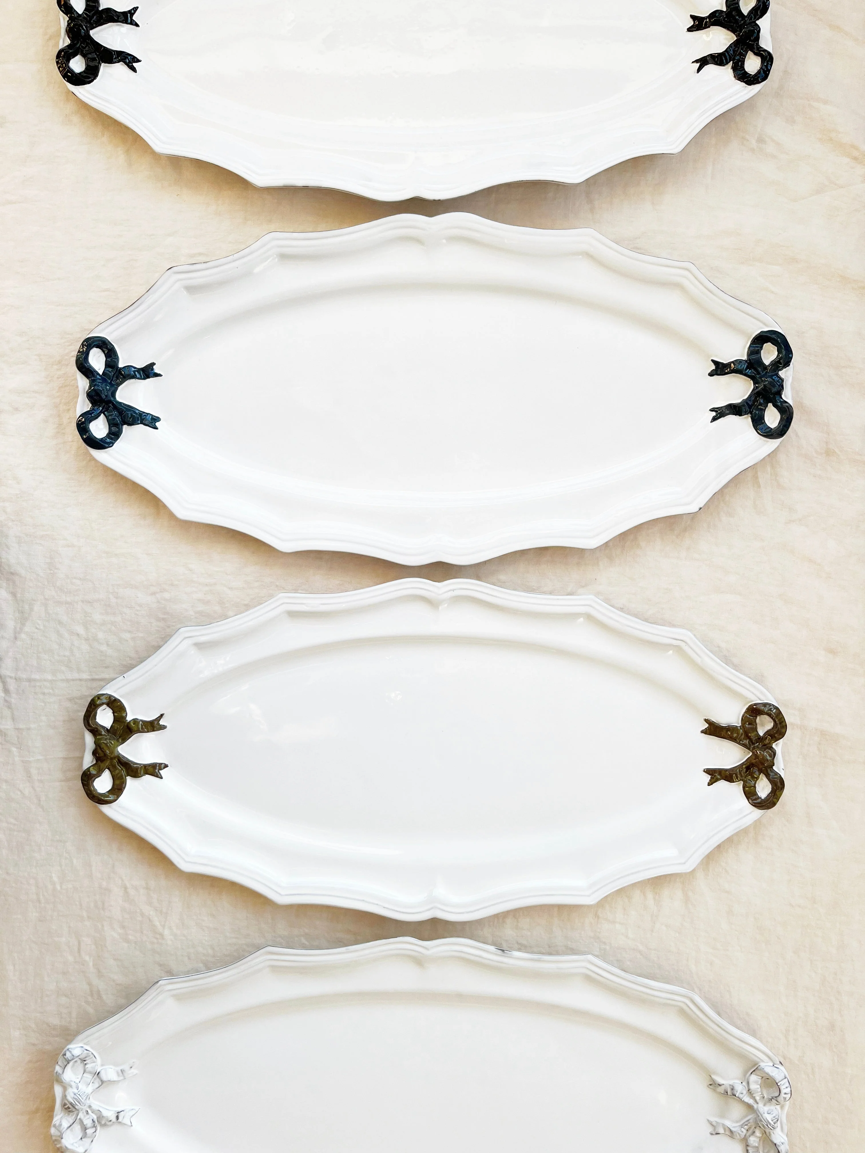 Colette Edition Fish Platter - Black Bow - Image 3
