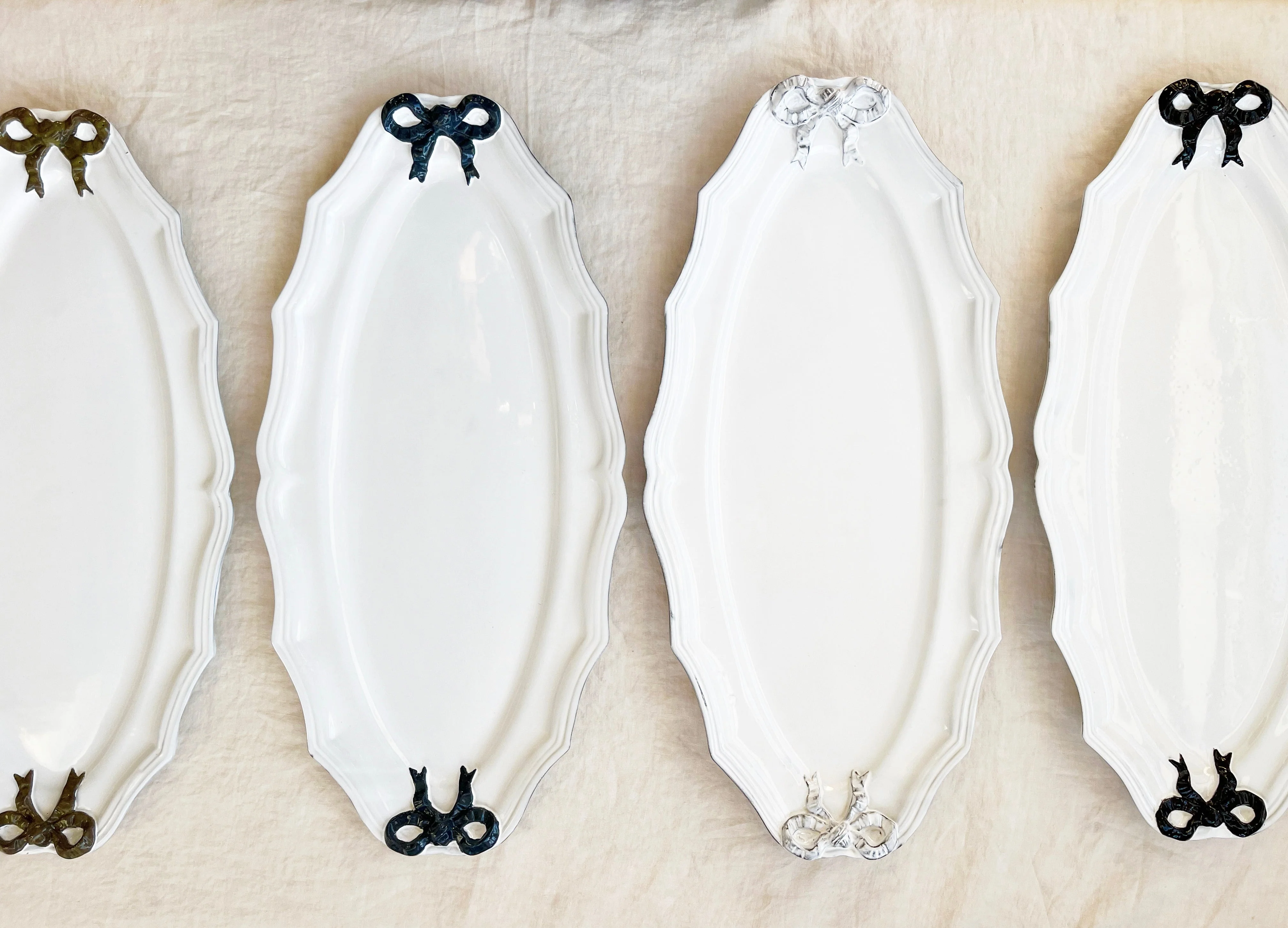 Colette Edition Fish Platter - Black Bow - Image 4