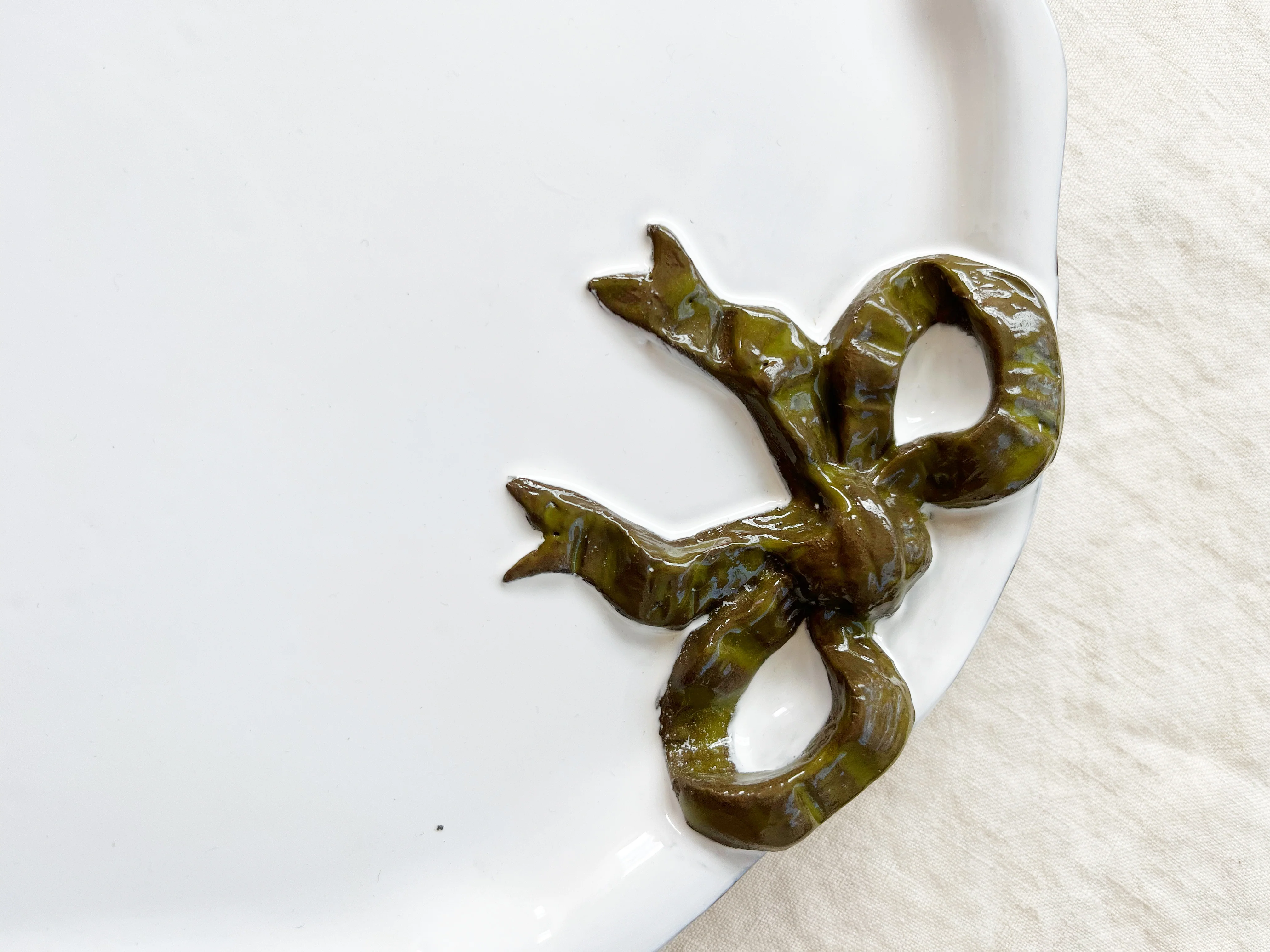 Colette Edition Oval Platter - Forêt Green Bow - Image 5
