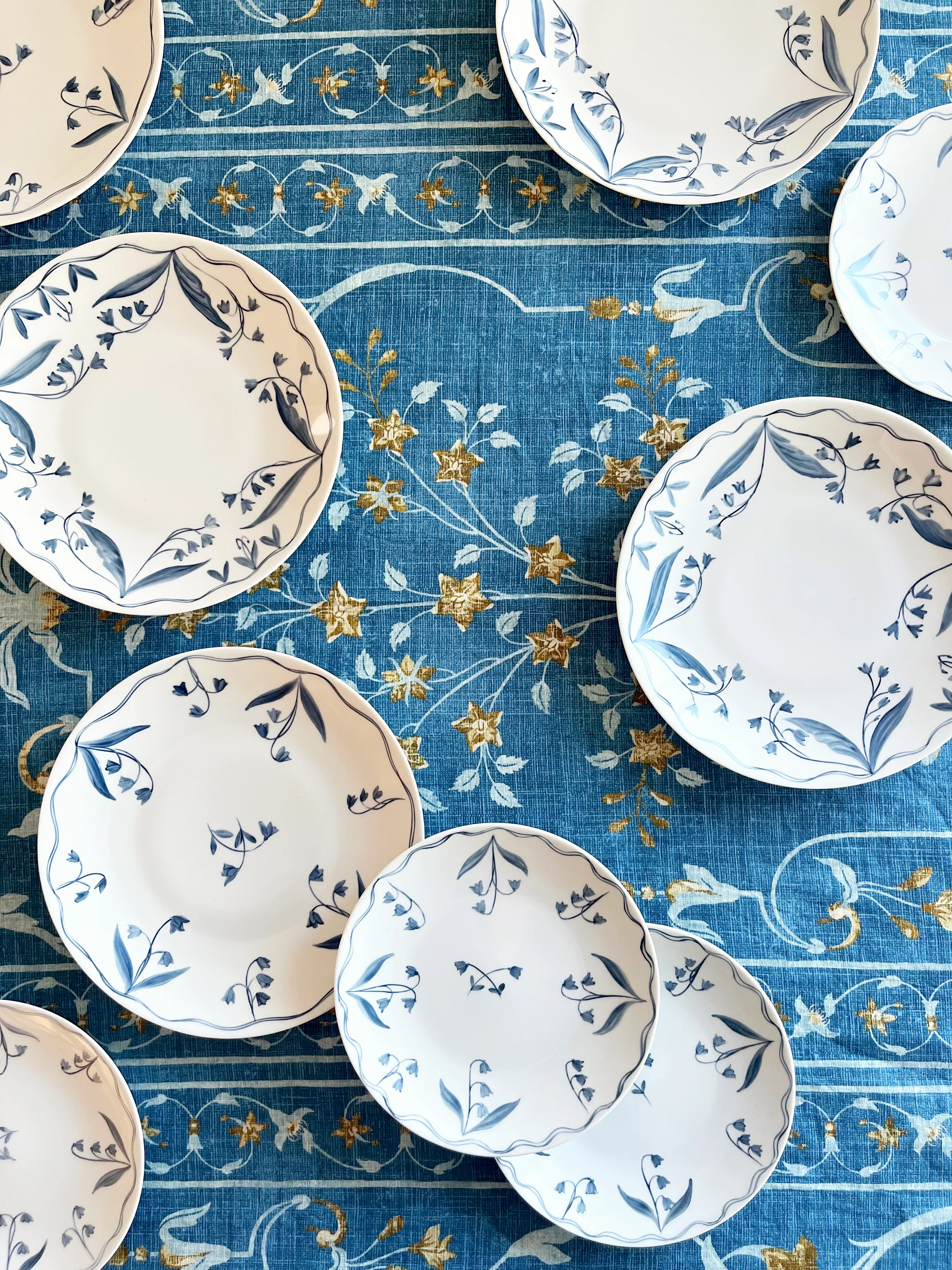 PRE-ORDER - Fête des Lys de la Vallée Deux Dinner Plate - Cobalt - S/4 - Image 2