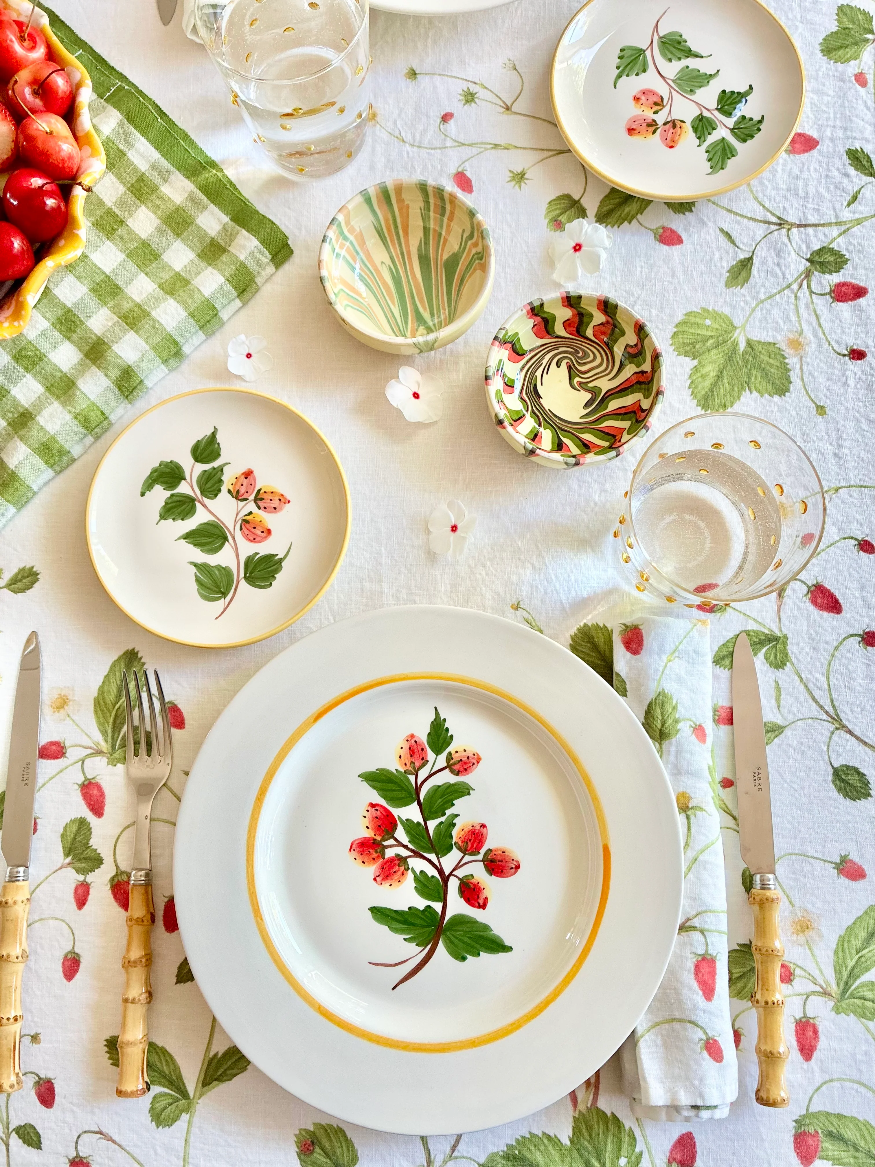 Fraises des Bois Tablecloth - 3 sizes available - Image 2