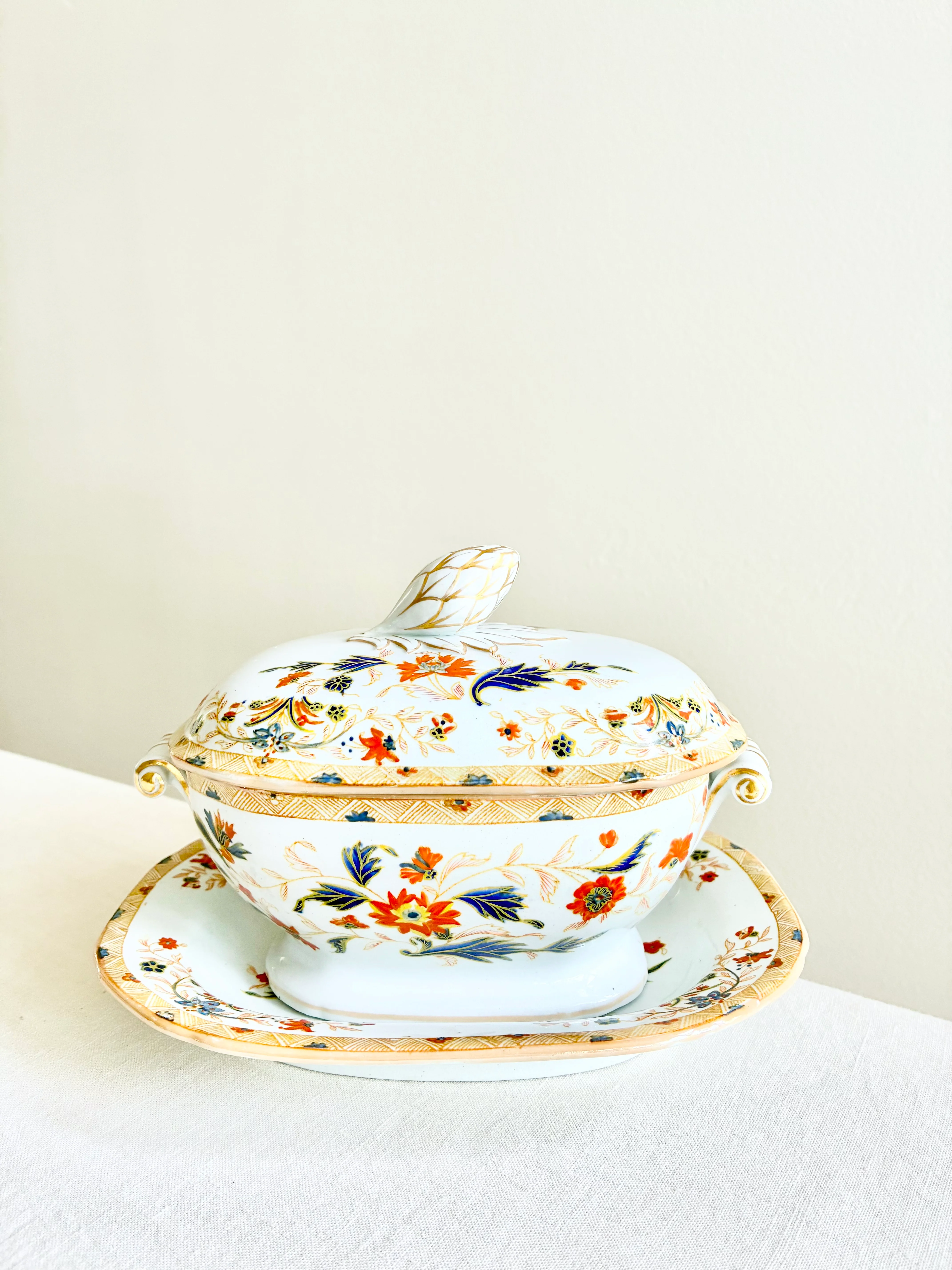 Historic Pair of Wedgwood Imari Sauce Tureens - Image 2