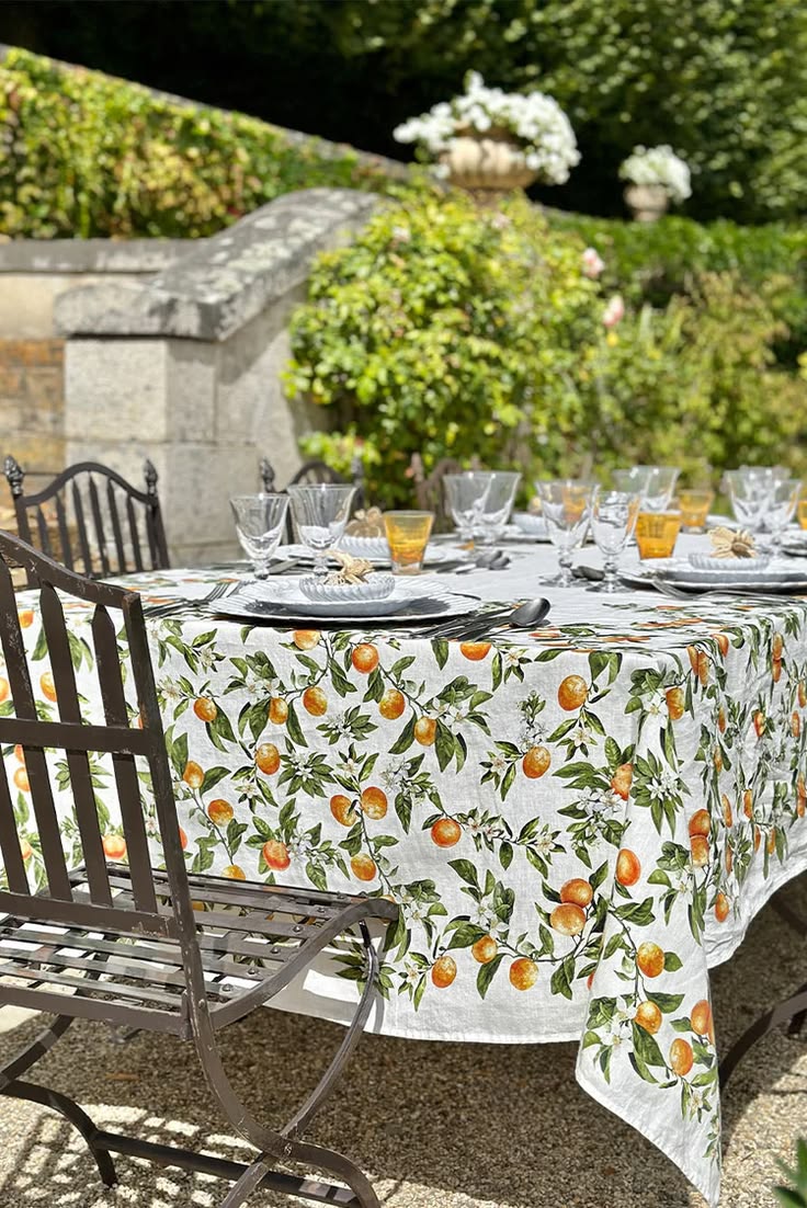 L'Orangerie Tablecloth - 3 sizes available - Image 3