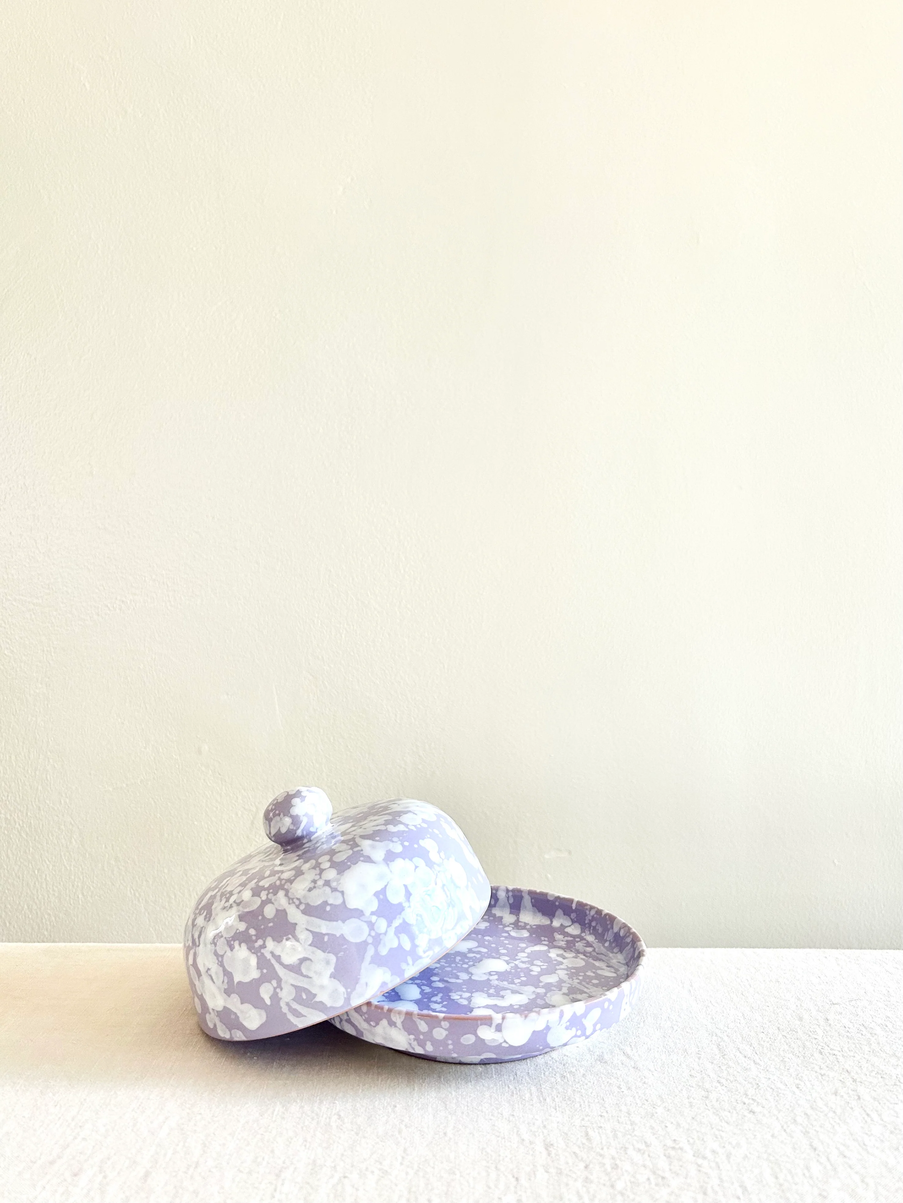 Pompeii Covered Butter Dish - Lavande - Image 2
