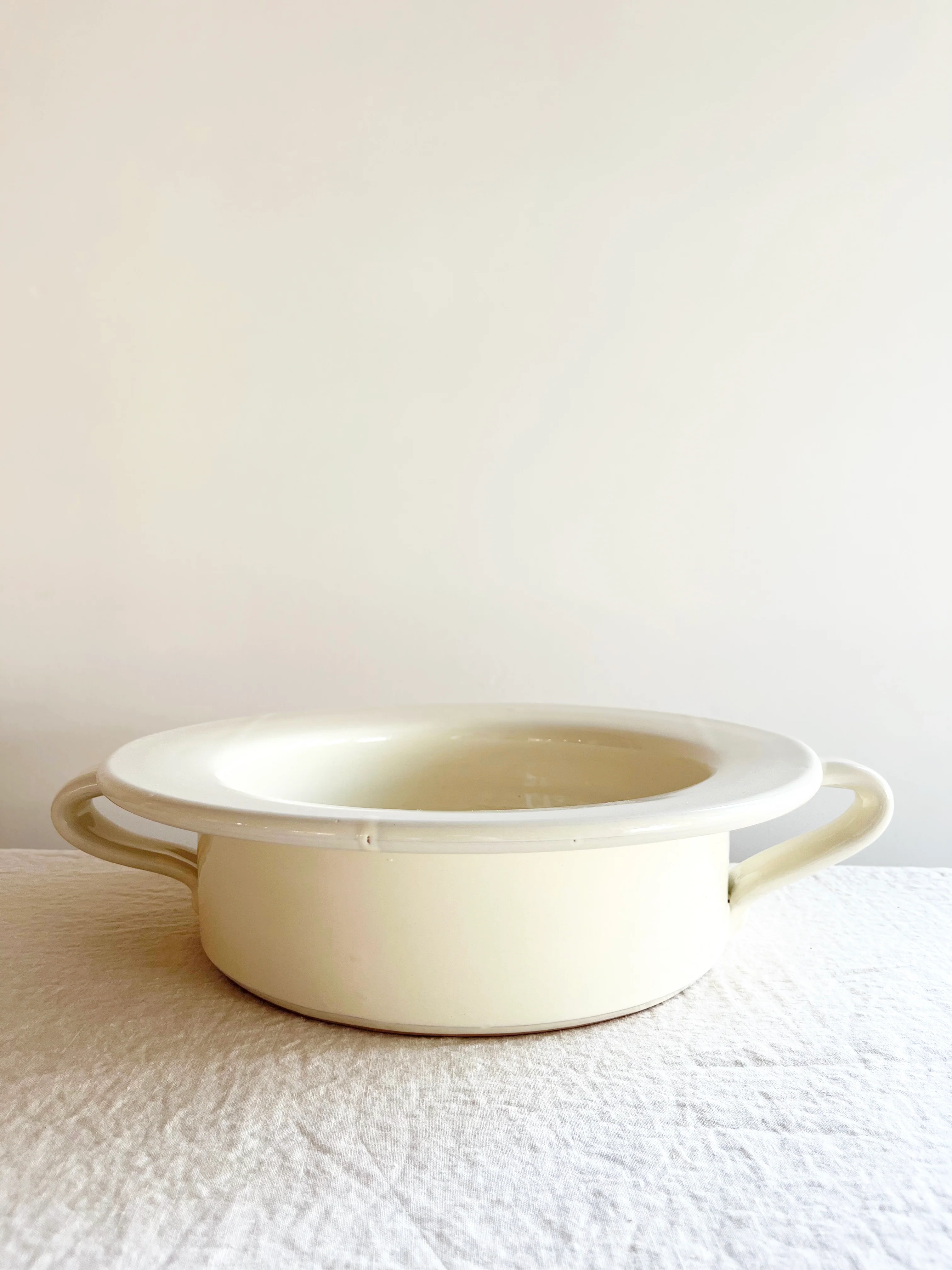 Pompeii Handled Fruit Bowl - Cream