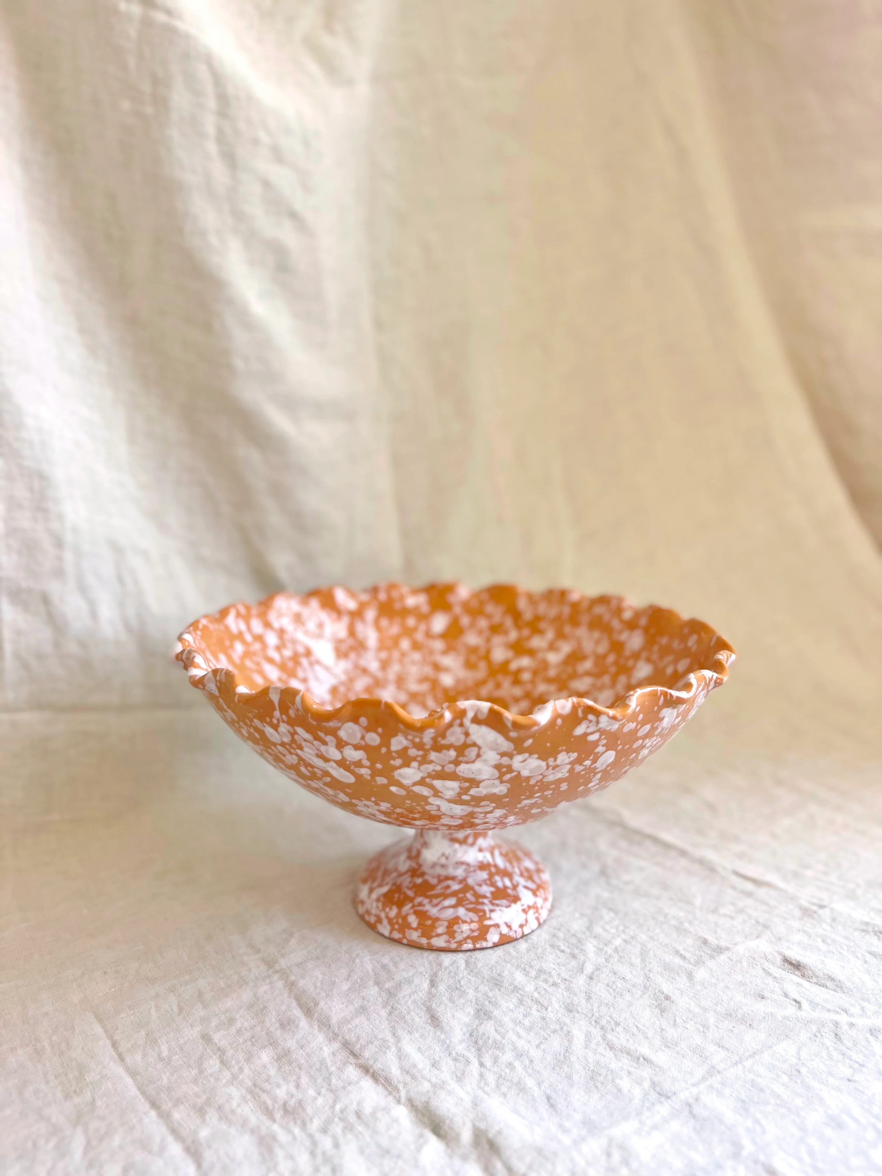 Pompeii Scalloped Compote - Sienna 13"