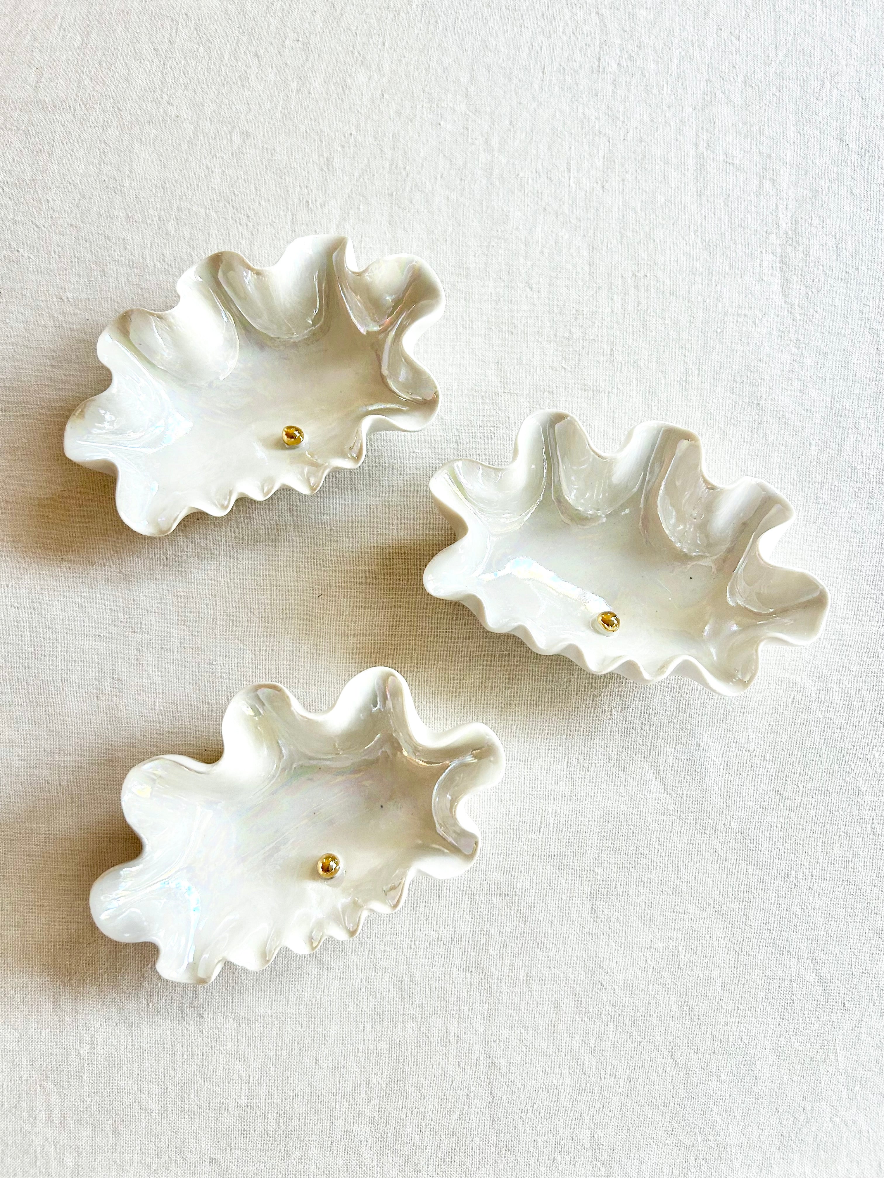 Porcelain Clam Pinch Pot  - S/2 - Image 4