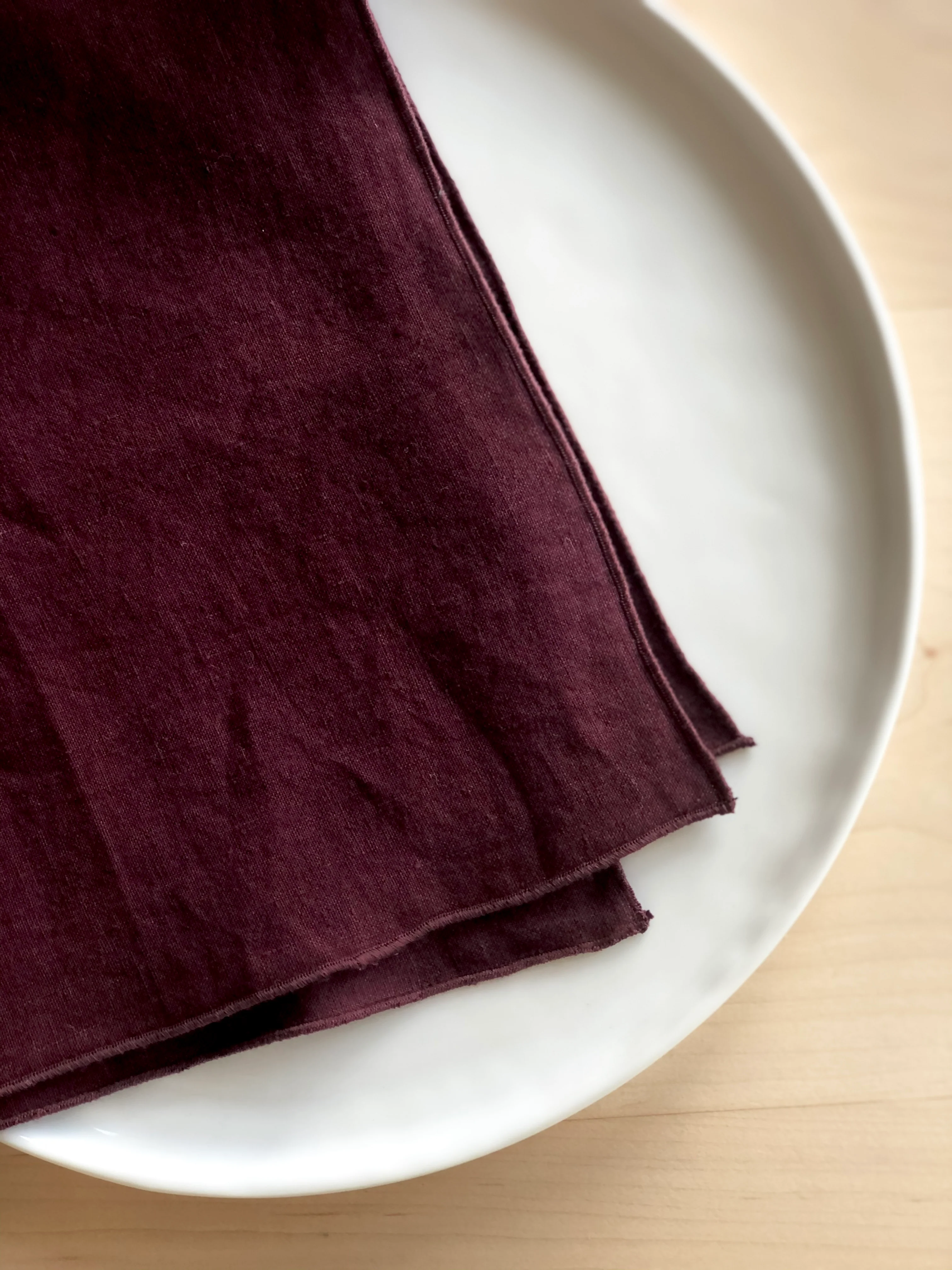 Rolled Edge Dark Currant Napkins- S/4