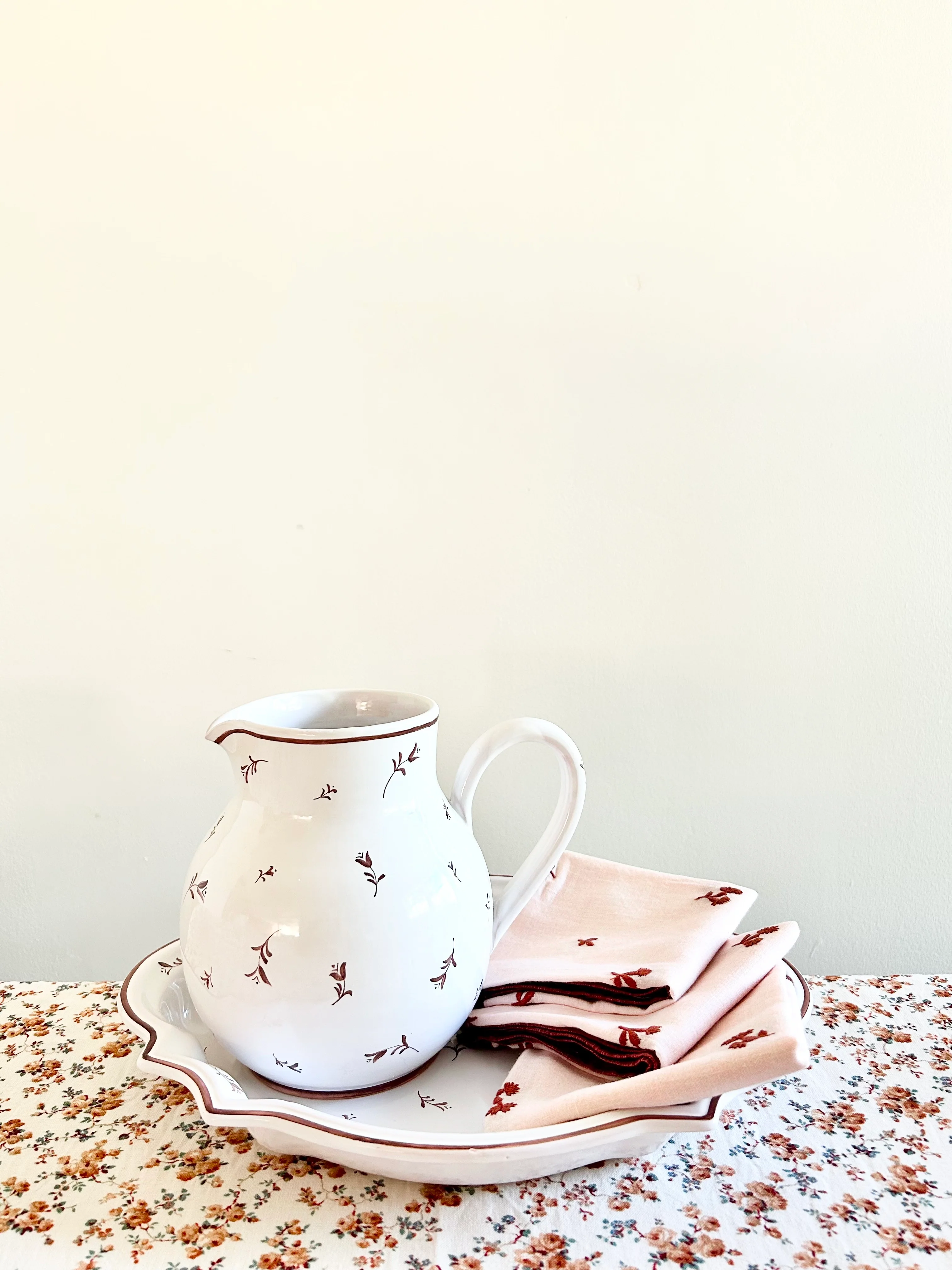 Sainte Marie Pitcher - Chestnut - Image 3