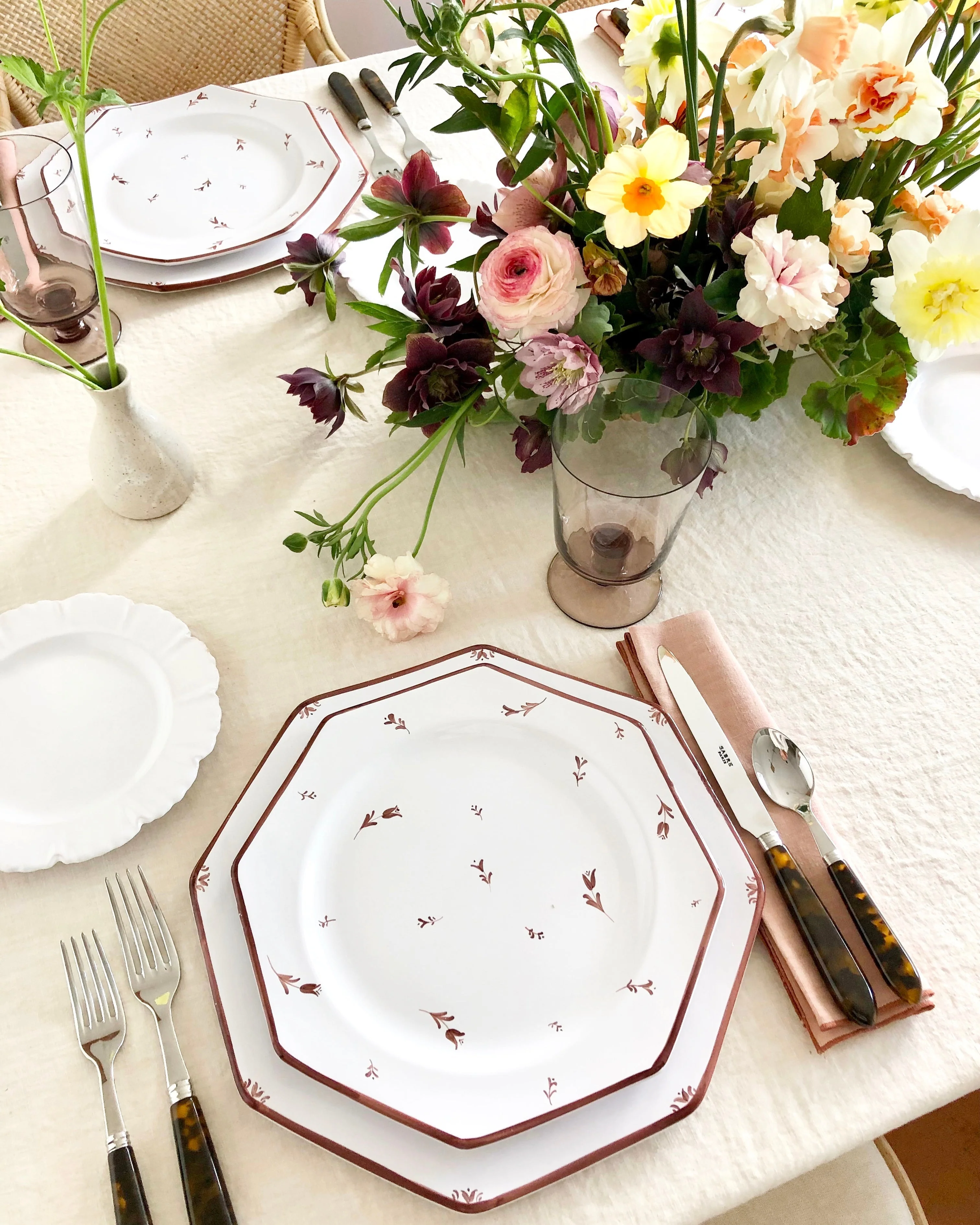 Sainte Marie Dinner Plate ~ Tulips ~ Chestnut - S/4 - Image 3