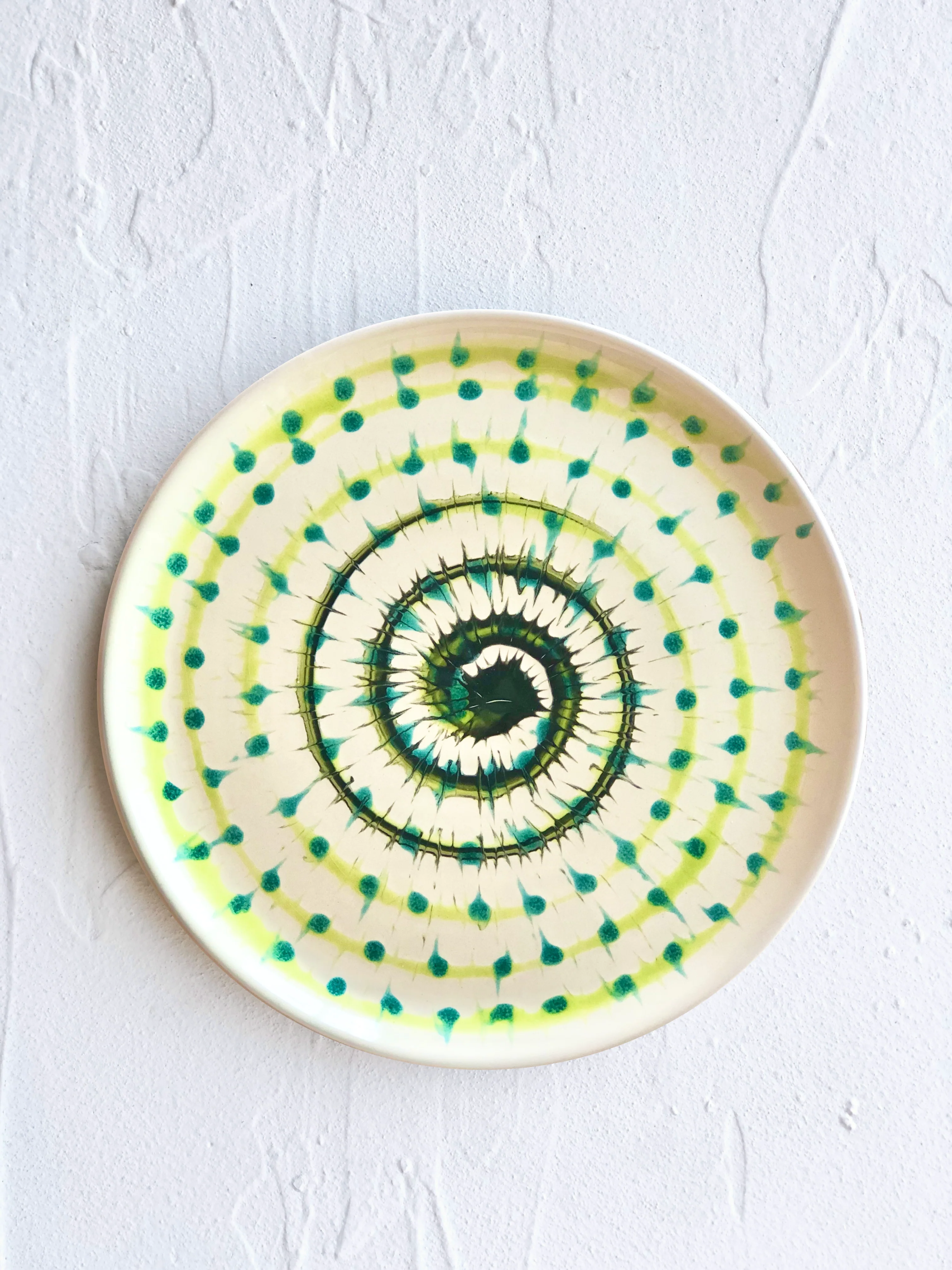 Spiral Nicola Plate - Neon